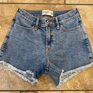 Abercrombie Kids High Rise Mom Shorts Size 11/12🤍